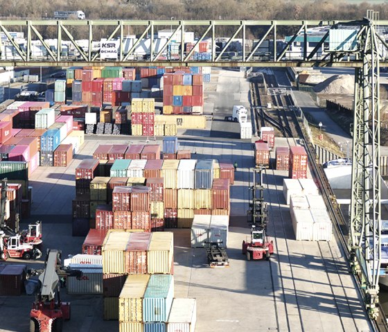 Containerumschlag im Hafen Trier, © Trierer Hafengesellschaft mbH