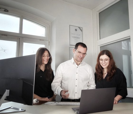 Das Team: Leonie Waßenberg, Tim Alexander Heyner und Lena Winkelmann, © Braincode Consulting GmbH