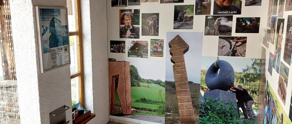 Zehn Quadratmeter Ausstellungsfläche, keine Türe: Da ist vor allen Dingen Platz für Fotos oder Grafiken an den Wänden. , © Eifel hautnah, Stefan Lieser