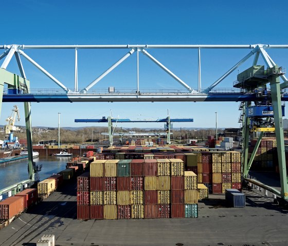 Containerbeladung im Hafen Andernach, © Stadtwerke Andernach