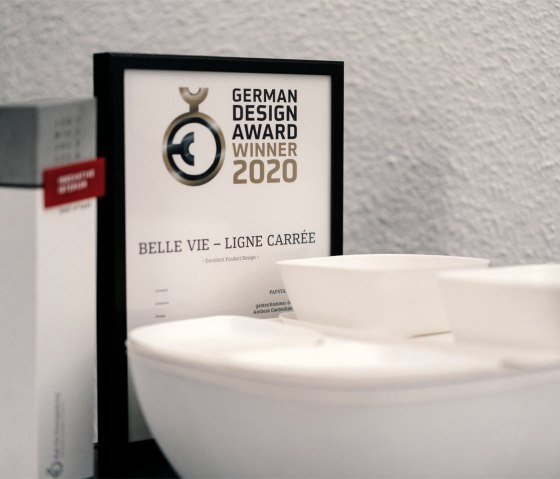 Ausgezeichnet: Papstar gewinnt renommierte Preise wie den German Design Award Winner 2020, den Iconic Award2020 Innovative Interior oder die Auszeichnung zur Green Brand (2019), © Zukunftsinitiative Eifel (c) Lars May