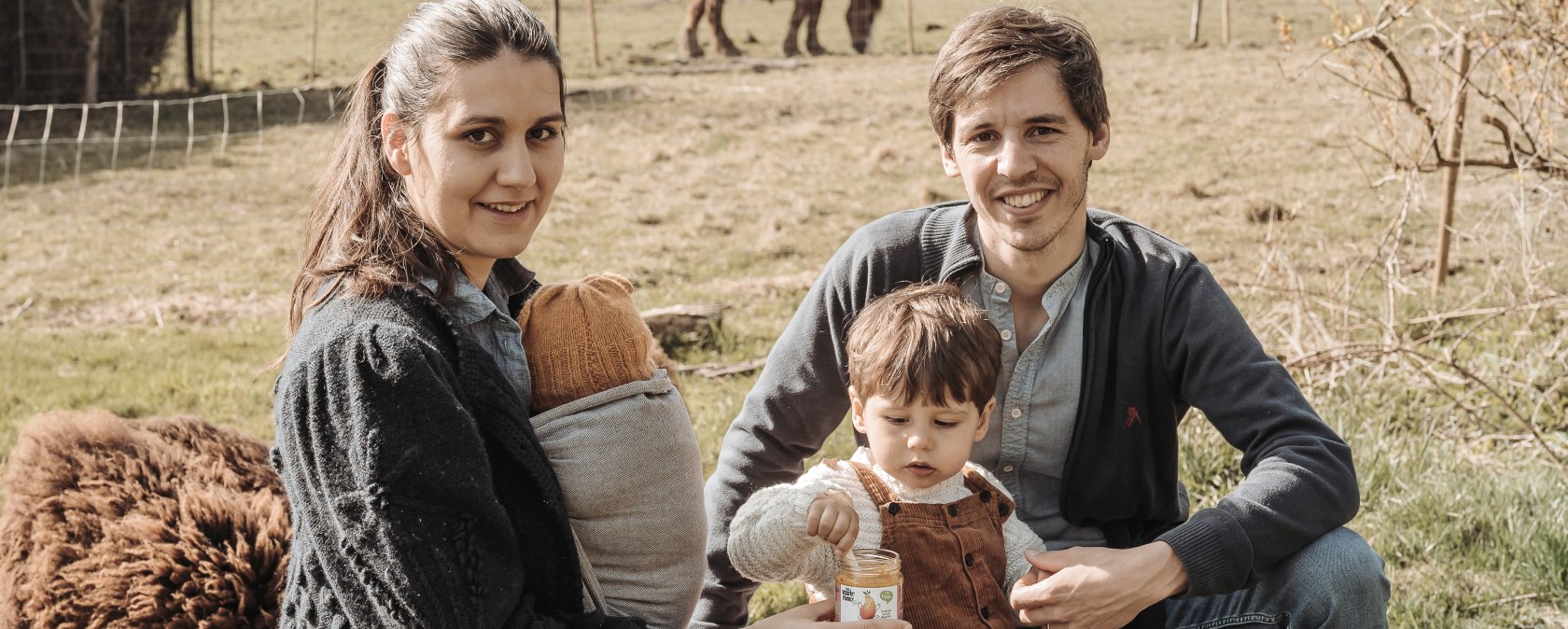 Familie mit Produkten, ©  Conserverie &amp; Moutarderie Belge 