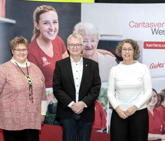 vlnr.: Andrea Ennen, stv. Caritasdirektorin; Winfried Wülferath, Caritasdirektor; Silke Mathey, stv. Caritasdirektorin, © Caritasverband Westeifel e.V.