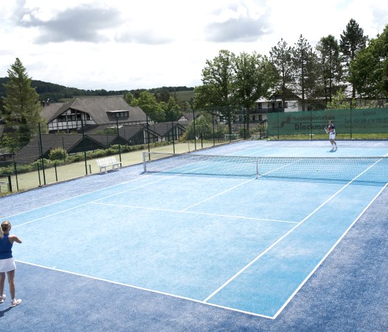 Tennis Außenplatz Kunstrasen, © Sporthotel Grafenwald