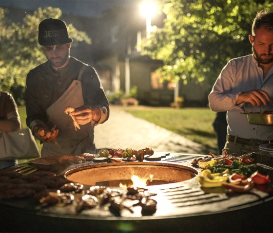 Grillen mit dem Feuertopf, © Weber Stahl-Anarbeitungs-Service GmbH