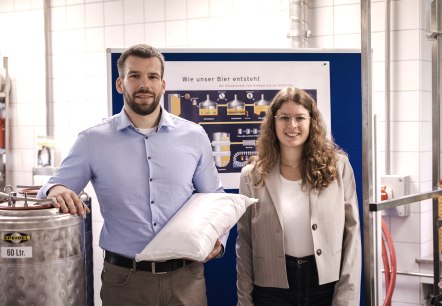 Doktorandin Shari Piro und Dr. Michael Féchir in der Bitburger Brauerei, © Dr. Michael Féchir